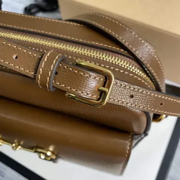 Gucci 645454 Gucci Horsebit 1955 Malá ramenní taška Hnědá