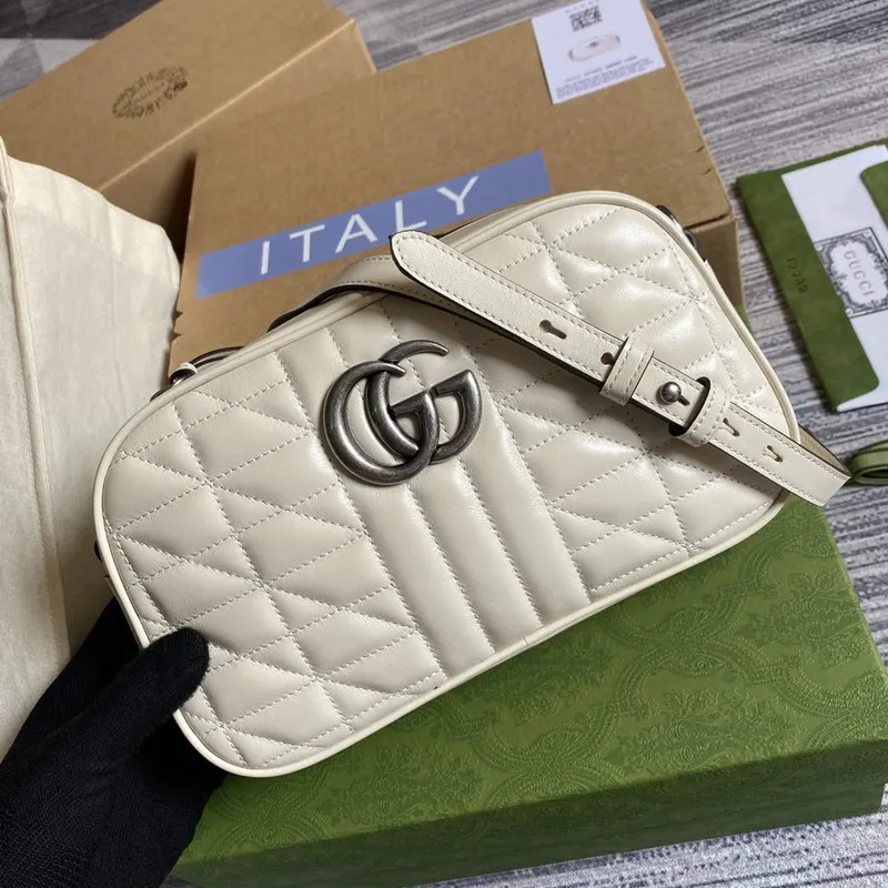 Gucci 447632 GG Marmont matelassé malá ramenní taška bílá