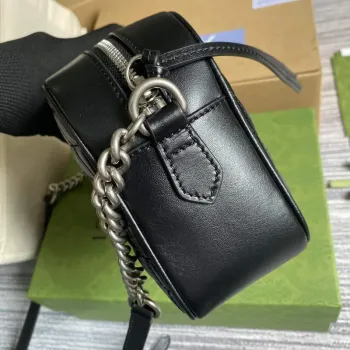 Gucci 447632 GG Marmont prošívaná malá kabelka přes rameno Černá