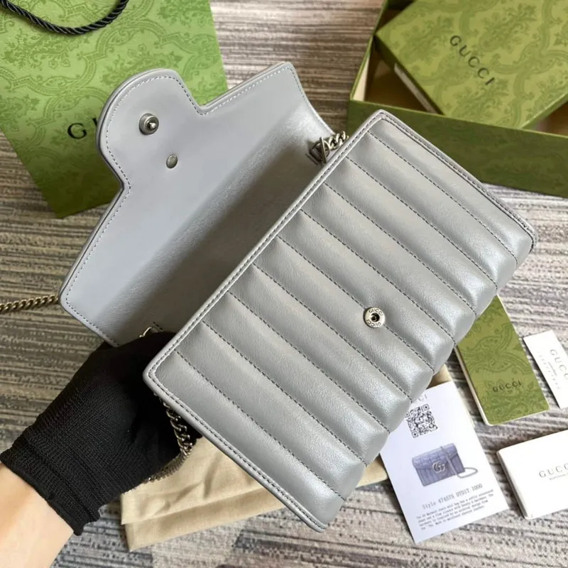 Gucci 474575 GG Marmont mini taška Šedá