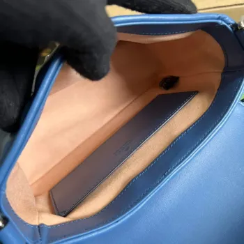 Gucci 583571 GG Marmont mini taška s horním uchopem modrá