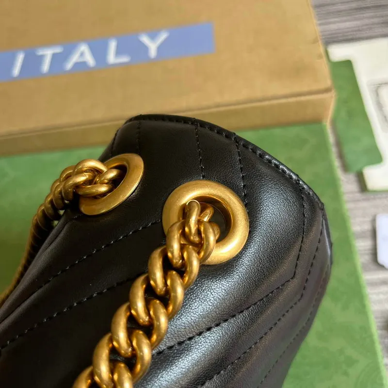 Gucci 739682 GG Marmont Matelassé mini taška černá