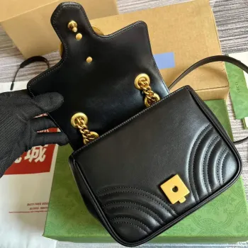 Gucci 739682 GG Marmont Matelassé mini taška černá