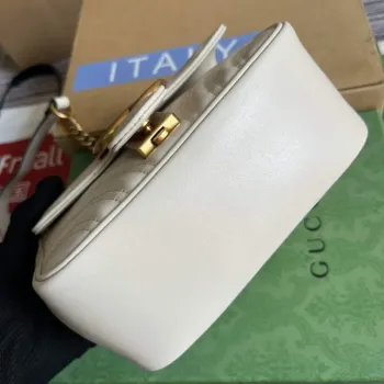 Gucci 739682 GG Marmont Matelassé mini tote bag Bílá