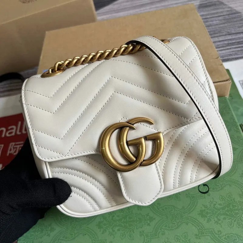 Gucci 739682 GG Marmont Matelassé mini tote bag Bílá