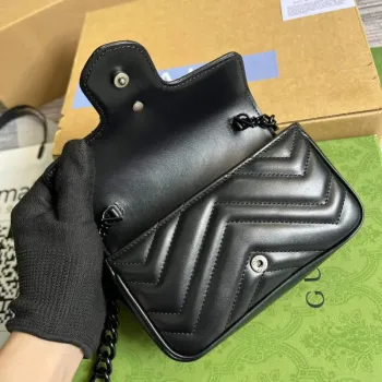 Gucci 699757 GG Marmont Pásková taška Černá