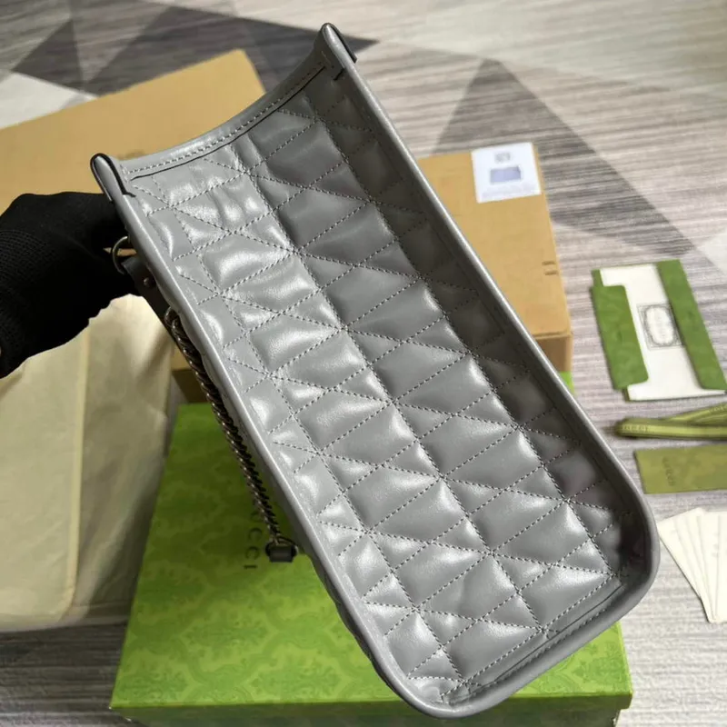 Gucci 675796 GG Marmont střední tote taška Šedá