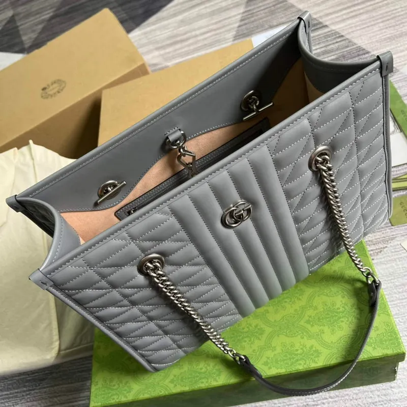 Gucci 675796 GG Marmont střední tote taška Šedá