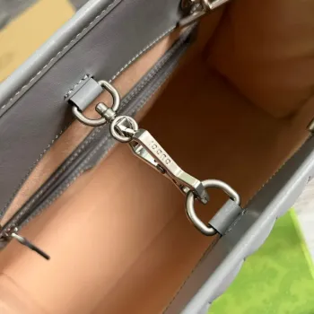 Gucci 675796 GG Marmont střední tote taška Šedá