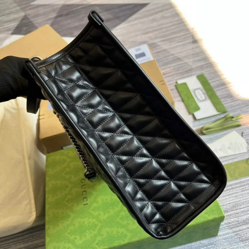 Gucci 675796 GG Marmont střední taška přes rameno černá