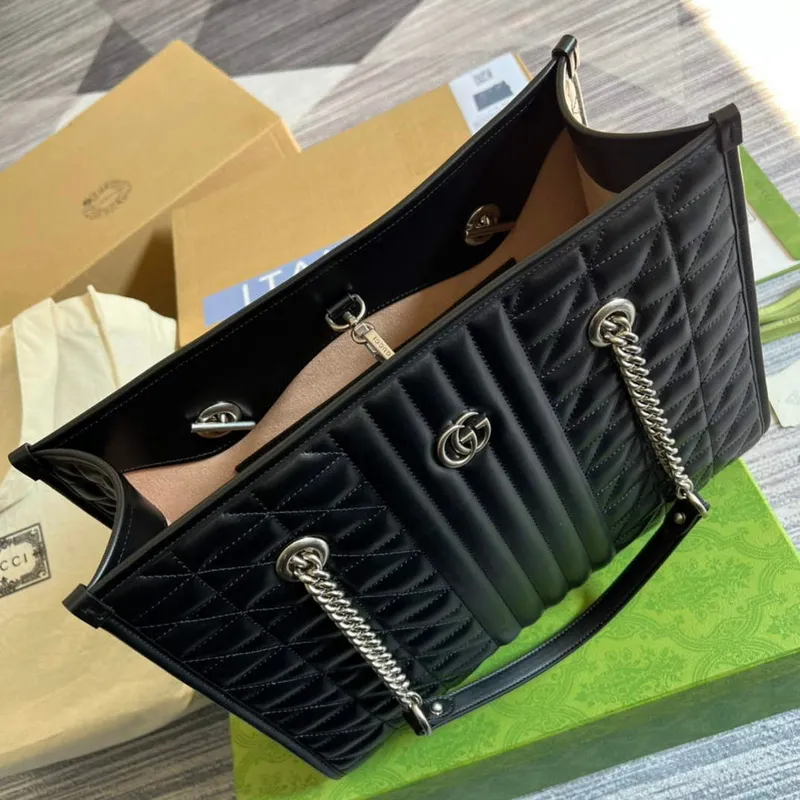 Gucci 675796 GG Marmont střední taška přes rameno černá