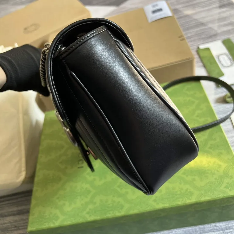 Gucci 443496 GG Marmont střední kabelka přes rameno Černá