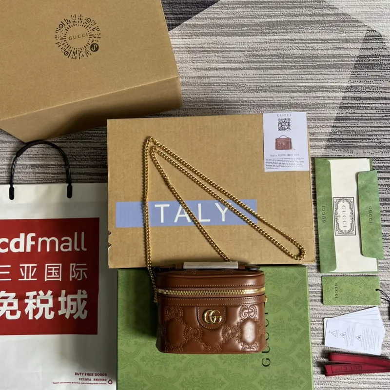 Gucci 723770 GG Matelassé Mini Taška s Horním Uchem Hnědá