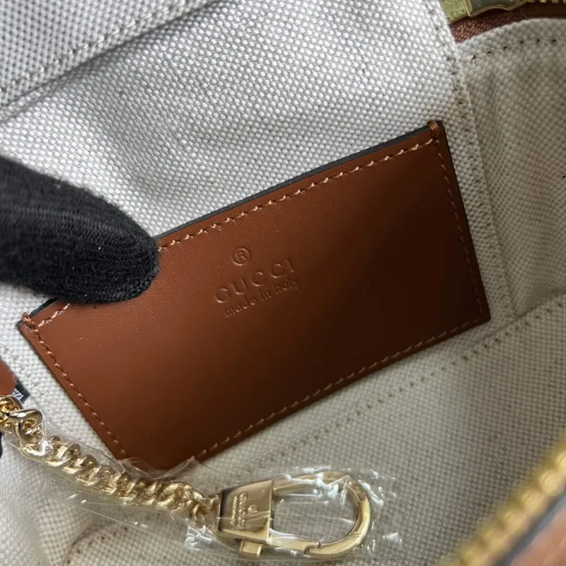 Gucci 723770 GG Matelassé Mini Taška s Horním Uchem Hnědá