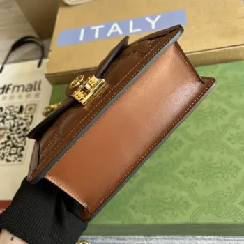 Gucci 724499 GG Matelassé Malá kabelka s horním uchem Hnědá