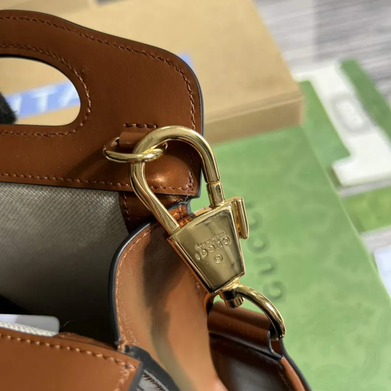 Gucci 723776 GG Matelassé Mini Taška s Horním Uchem Hnědá