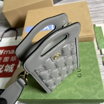 Gucci 723776 GG Matelassé Mini Taška s Horní Rukojetí Šedá