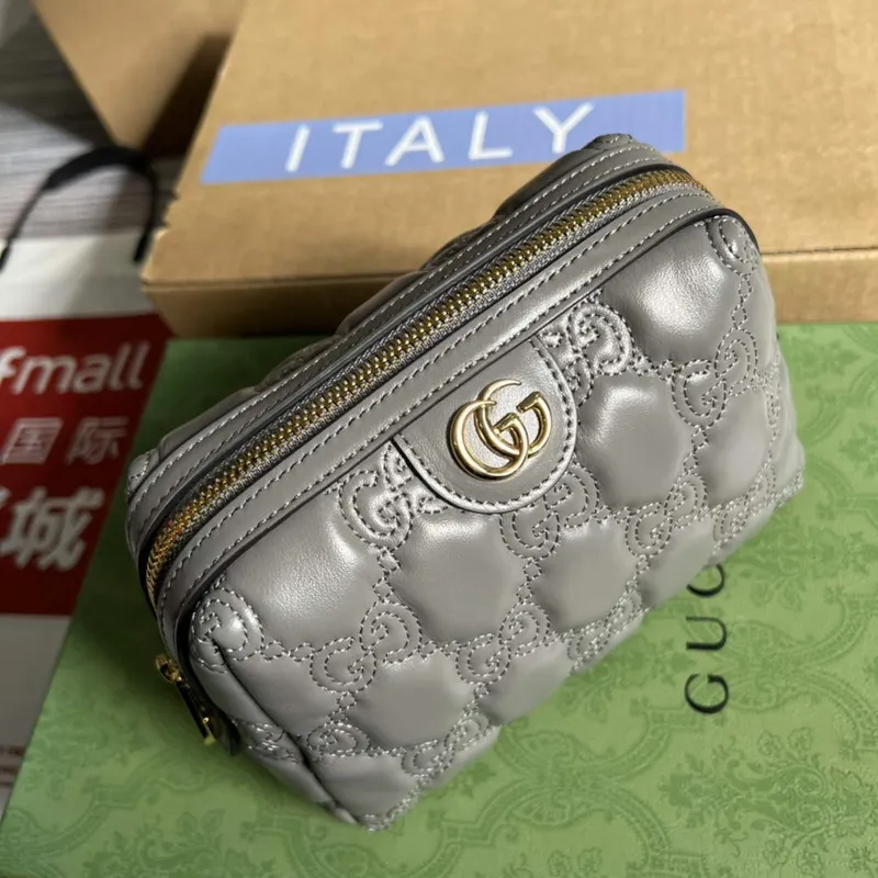 Gucci 726047 GG Matelassé kosmetická taška šedá