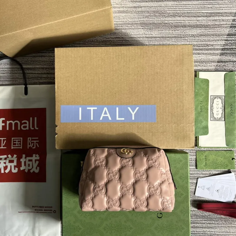 Gucci 726047 GG Matelassé kosmetická taška růžová