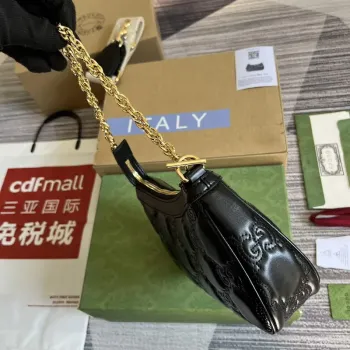 Gucci 735049 GG Matelassé Kabelka Černá