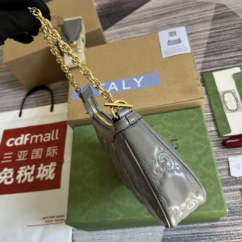 Gucci 735049 GG Matelassé Kabelka Šedá