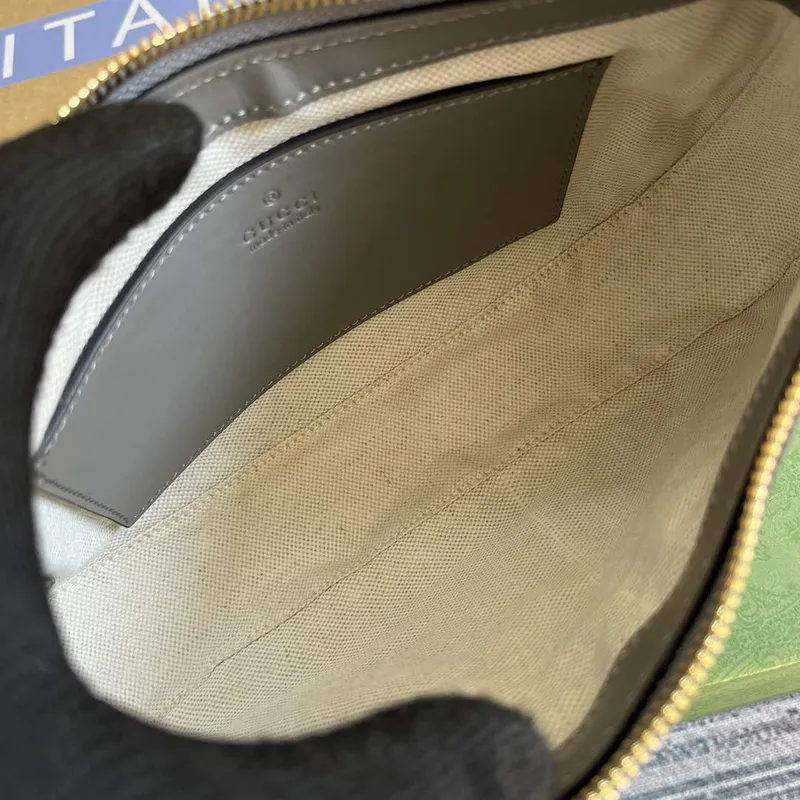 Gucci 735049 GG Matelassé Kabelka Šedá