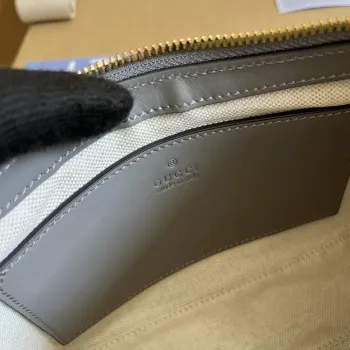 Gucci 735049 GG Matelassé Kabelka Šedá