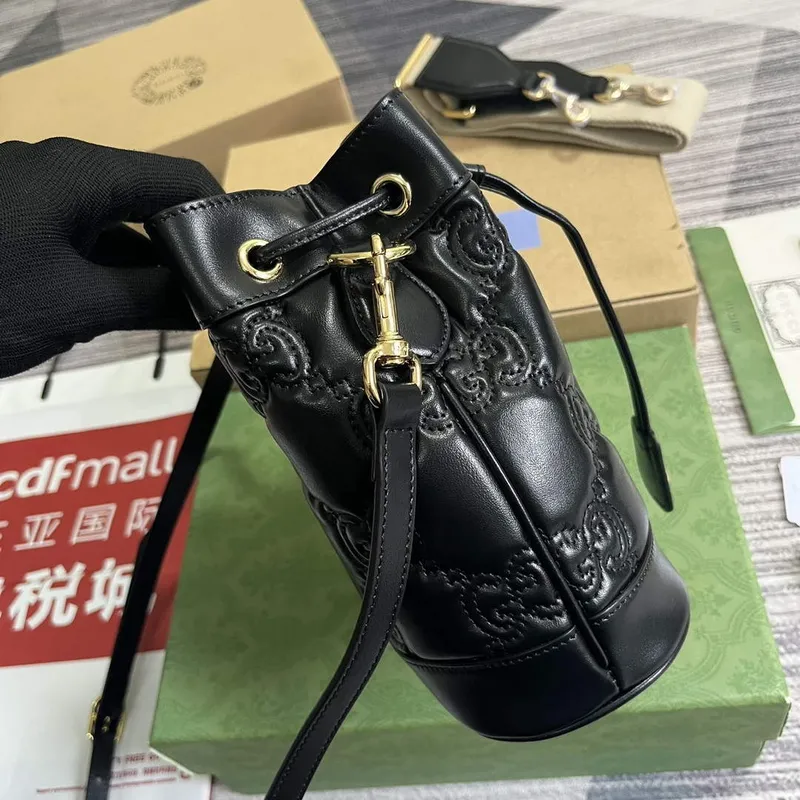 Gucci 728231 GG Matelassé Kabela na řetízku Černá