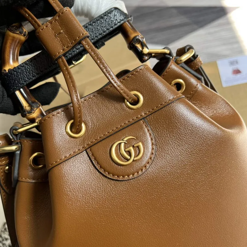 Gucci 724652 Diana Malá Kbelíková Taška Hnědá