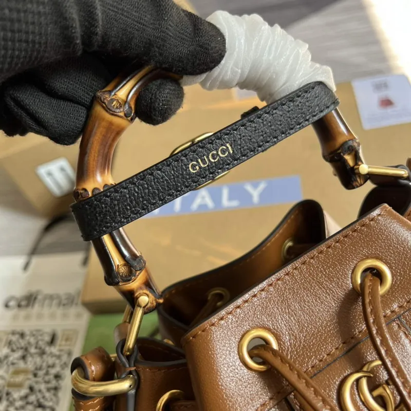 Gucci 724652 Diana Malá Kbelíková Taška Hnědá