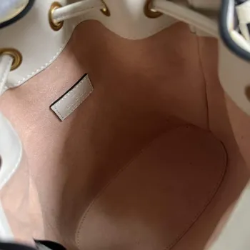 Gucci 724667 Diana Mini Bucket Bag Bílá