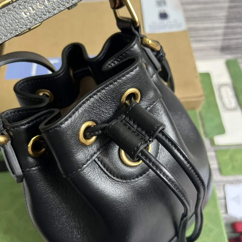 Gucci 724667 Diana Mini Bucket Bag Černá