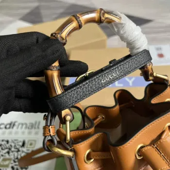 Gucci 724667 Diana Mini Bucket Bag Světle Hnědá