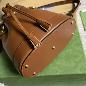 Gucci 724667 Diana Mini Bucket Bag Hnědá