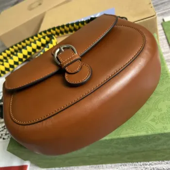 Gucci 679540 Kožená taška přes rameno s potiskem loga Hnědá