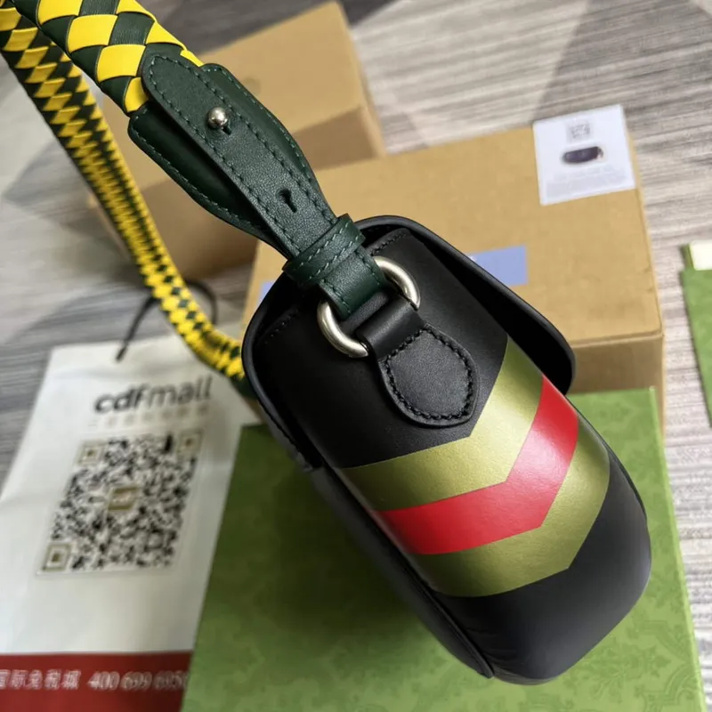 Gucci 679540 Kožená kabelka přes rameno s potiskem loga Černá