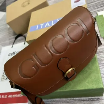 Gucci 675923 embosovaná kožená ramenní taška UD0FT Hnědá