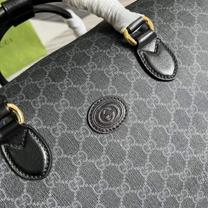 Gucci 696015 Velká cestovní taška s propleteným G Černá