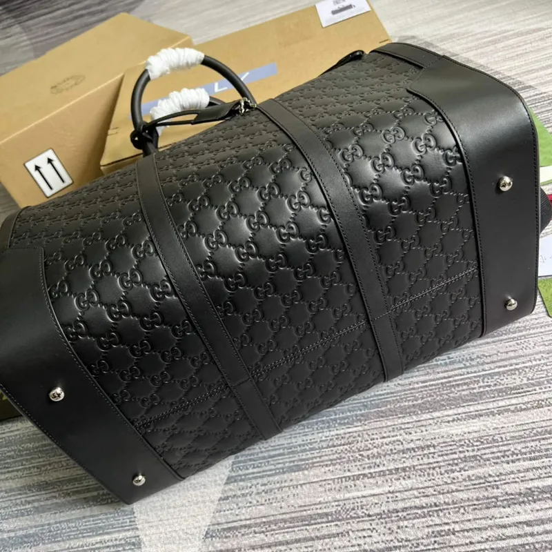 Gucci 406380 GG Embossed Duffle Bag Černá