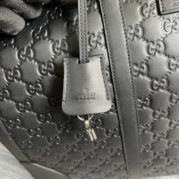 Gucci 406380 GG Embossed Duffle Bag Černá