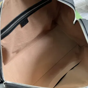 Gucci 406380 GG Embossed Duffle Bag Černá