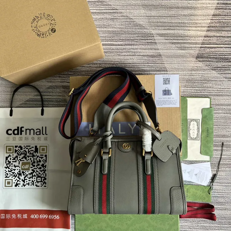 Gucci 715772 Malá kabelka s horním madlem a dvojitým G Šedá