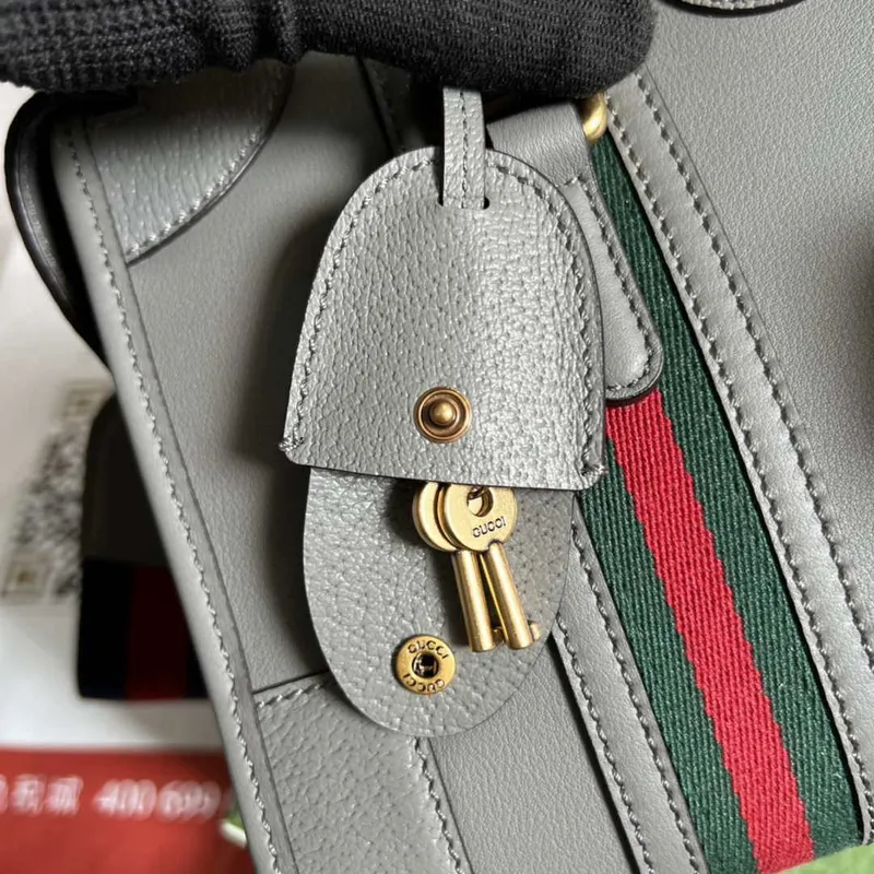 Gucci 715772 Malá kabelka s horním madlem a dvojitým G Šedá
