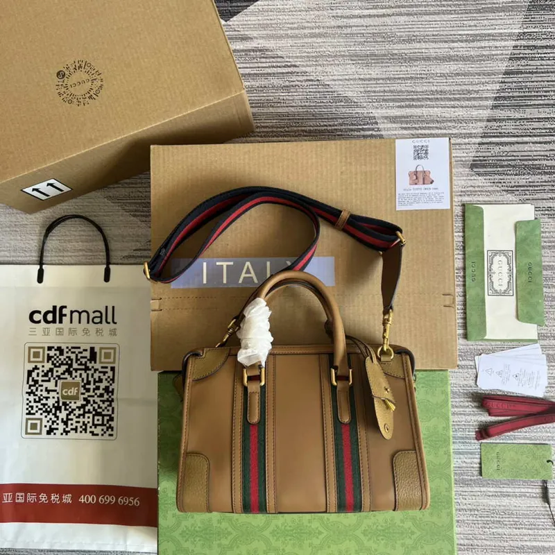 Gucci 715772 Malá taška s horním uchopem s dvojitým G Světle hnědá