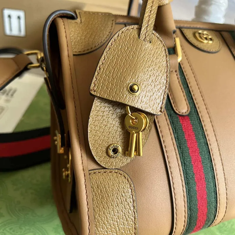 Gucci 715772 Malá taška s horním uchopem s dvojitým G Světle hnědá