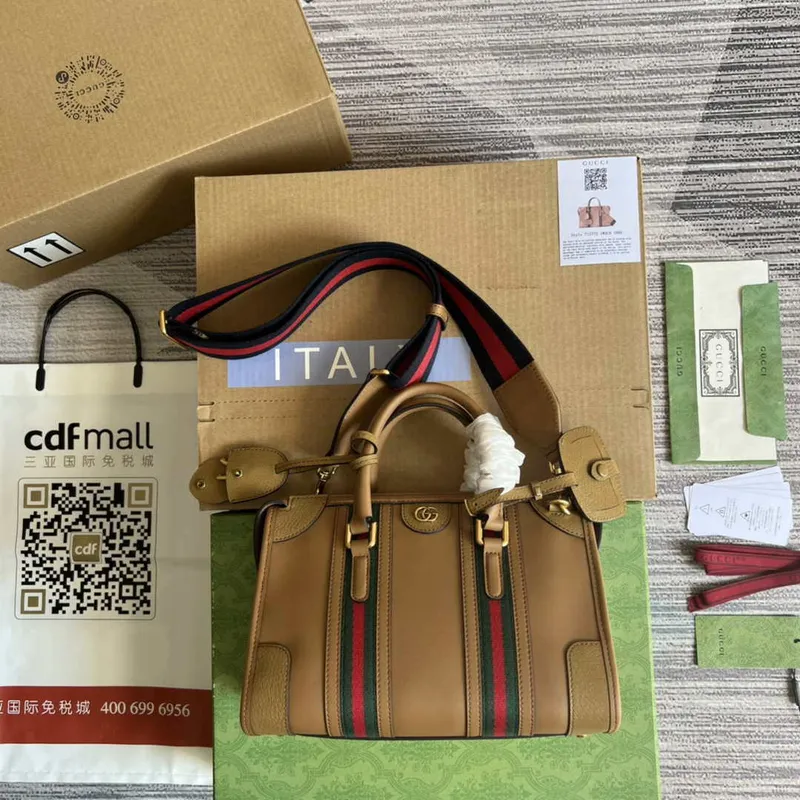 Gucci 715772 Malá taška s horním uchopem s dvojitým G Světle hnědá