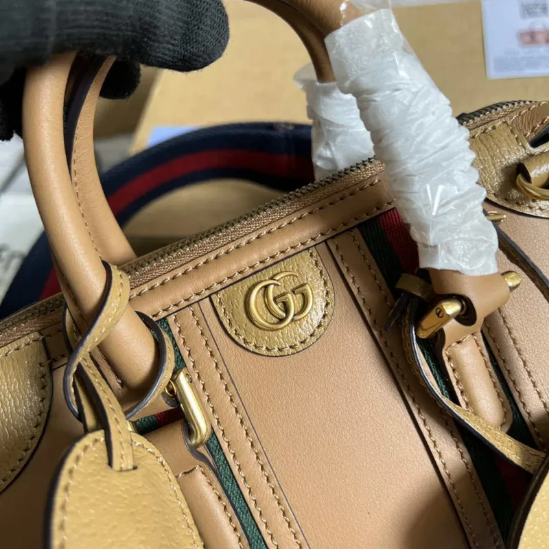 Gucci 715771 Mini taška s dvojitým uchem v barvě tan