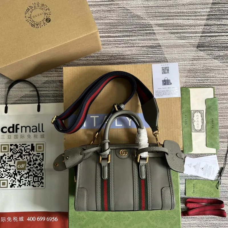 Gucci 715771 Mini taška s horním madlem s Double G Šedá