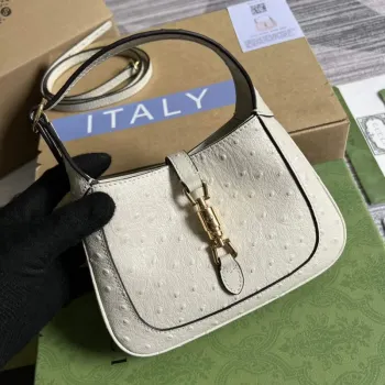 Gucci 637091 Jackie 1961 Mini Kapsička z pštrosí kůže, béžová