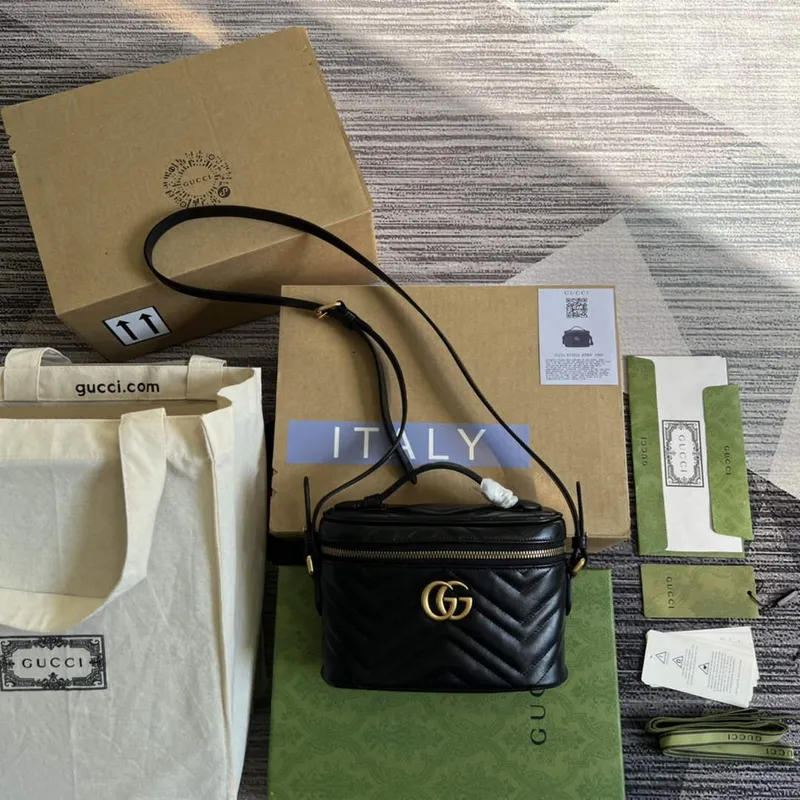 Gucci 672253 GG Marmont Mini Taška Černá